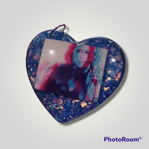 Malia J Blue Glitter Heart Keychain - Picture 7 of 11